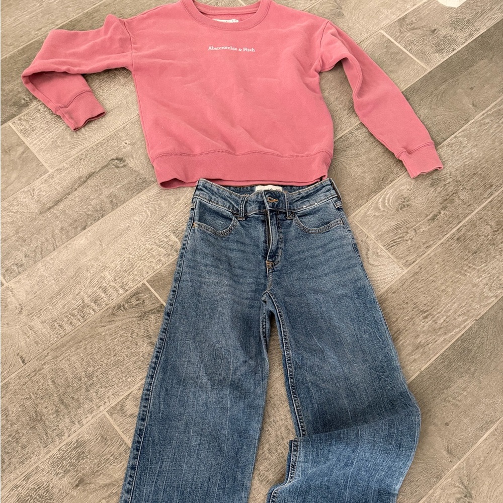 Great condition girls Abercrombie & Fitch pink sweatshirt.  Size 9/10